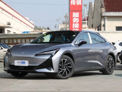 極狐阿爾法S5煥新歸來！2025款上海車展震撼亮相，性能續(xù)航再升級(jí)
