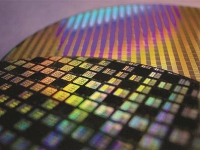 英特爾或攜手晶圓代工廠，首批采用2納米制程打造新品處理器？