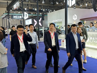 華為上汽聯手打造“尚界”，余承東預言首款車將熱銷，上汽全力備戰