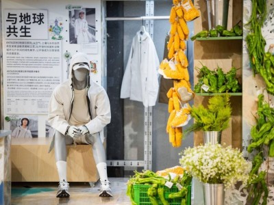 安踏0碳使命店周年記：綠色科技引領(lǐng)，減排增效新篇章