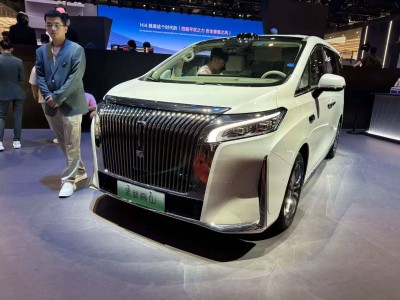2025上海車展看點：魏牌高山家族齊亮相，藍山新配色吸睛