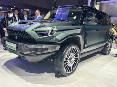 2025上海車展重磅！猛士917蛟龍戰甲加長版限量登場，售價百萬級