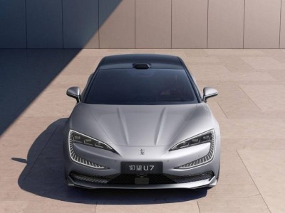 仰望U7上海車展震撼登場(chǎng)，黑科技滿滿，起售價(jià)62.8萬(wàn)能否掀起豪華電動(dòng)新風(fēng)暴？