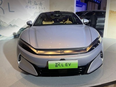 比亞迪漢L唐L廣州上市，純電插混雙選擇，兆瓦閃充高階智駕亮眼！