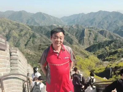 京東18年老快遞員：兩房兩車在手，卻言退休還早，幸福感滿溢