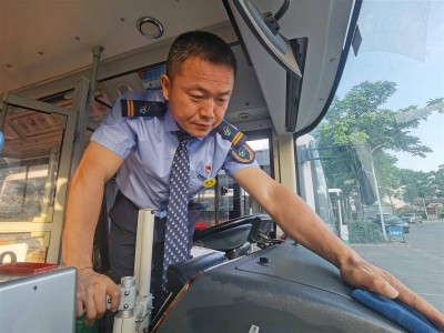 公交線上的匠心堅守，李軍林榮獲“湖北省五一勞動獎章”