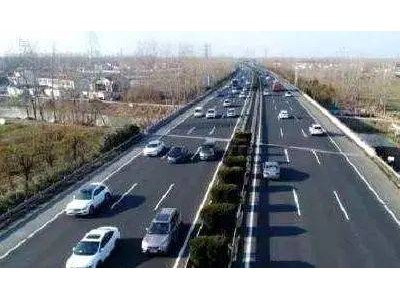 高速行車安全指南：新手老手都需掌握的五大駕駛要點(diǎn)！
