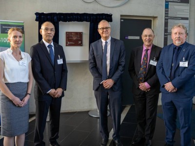 英國南安普敦大學引領科技潮流，歐洲首座尖端電子束光刻工廠揭牌