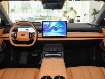 五月新車潮來襲！四款精品新能源轎車即將上市，你會選哪個？