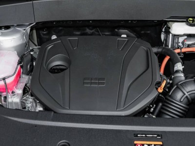 吉利銀河L7：4.7米車長，3.79L油耗，115km純電續航，四屏聯動家用新選擇