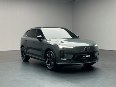 沃爾沃XC70實(shí)車亮相，中大型SUV定位，純電續(xù)航超200公里能否突圍？