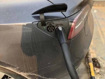 智能自清潔充電口：新能源汽車(chē)告別充電口臟堵煩惱的新利器！