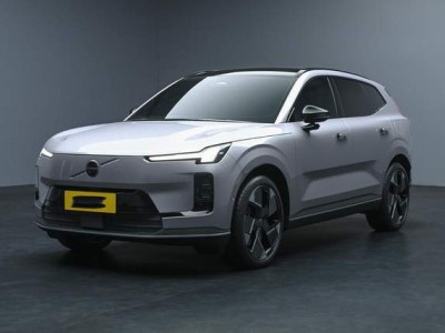 沃爾沃XC70插電混動(dòng)版中國(guó)首發(fā)，比XC60更大更寬敞，續(xù)航200公里