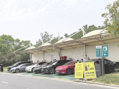 “五一”新能源車高速充電不再難，充電量創新高背后的秘密
