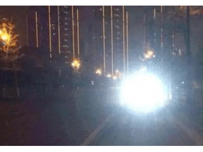 后車閃三下大燈，究竟在傳遞什么信號？老司機(jī)告訴你真相！