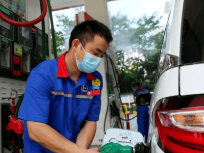 加油只加200塊和加滿，哪個(gè)更劃算？其實(shí)對(duì)車都沒傷害！