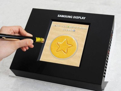 三星Sensor OLED新技術(shù)亮相：全屏指紋+健康監(jiān)測(cè)，未來(lái)已來(lái)？