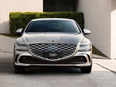 2026款捷尼賽思G80燃油轎車登場，價格31.8萬起，配置升級亮點多