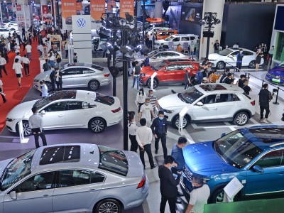 2025年，普通人換車需謹慎，新能源汽車市場變化大