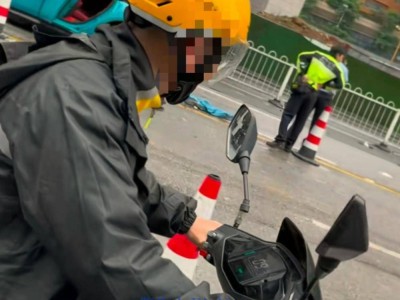 貴陽小米SU7電動(dòng)車車禍疑致傷亡，官方：確有此事，原因待查