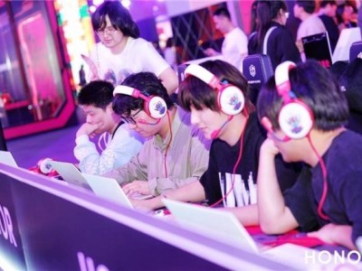 榮耀HUNTER游戲本亮相DreamHack，游戲玩家爭(zhēng)相體驗(yàn)新旗艦