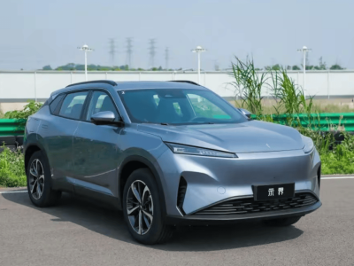 神龍汽車新能源示界06，法式駕控遇本土電動，能否打開新市場？