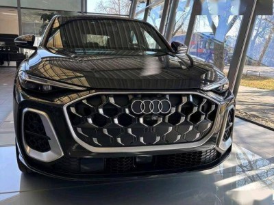 新款奧迪Q5品鑒：霸氣外觀下，入門版車型竟也如此能打！