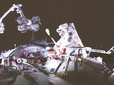 神舟二十號航天員創最短紀錄，首次從核心艙節點艙完成出艙任務