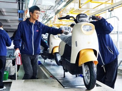 續(xù)航百公里電動車價格揭秘：雅迪、金箭、小牛，哪款更適合你？