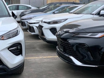 每天通勤70公里，換車該選油車還是電車？老公堅持買油車，我該如何抉擇？