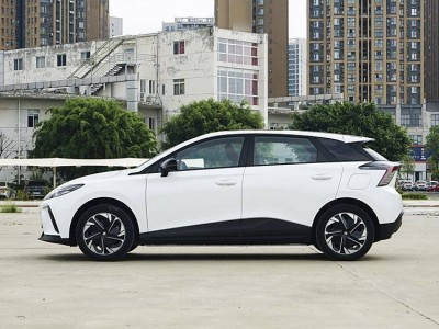 MG4 EV：純電新星閃耀，性能與設(shè)計(jì)并重引領(lǐng)潮流