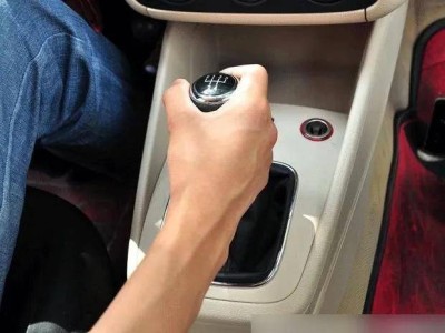 市區手動擋大揭秘：1檔2檔誰更妙？實戰技巧讓堵車不再頭疼！
