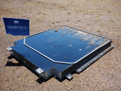 吉利銀河E5神盾金磚電池，36噸坦克碾壓挑戰成功，安全性能再升級！