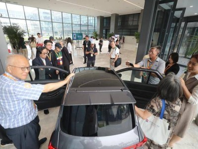 臺灣嘉賓探訪理想汽車：大陸新能源車高科技應(yīng)用令人贊嘆不已！