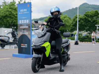 雅迪冠能S系列發布：領航長續航時代，重塑兩輪電動出行新標準！