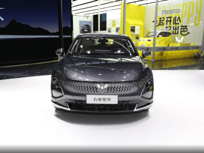 五菱星光PHEV僅7.98萬起，中型插混轎車新選擇，能否撼動秦L地位？