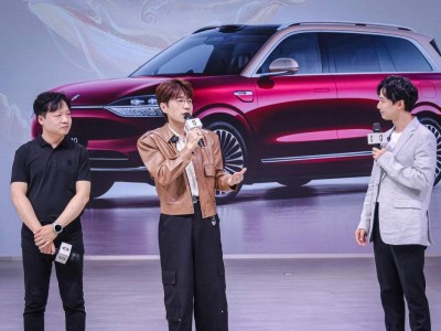 問界全系閃耀重慶車展，王錚亮親測問界M9暢談智慧出行新體驗(yàn)