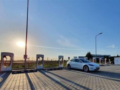 全國充電樁數量突破1400萬臺，新能源汽車充電還愁嗎？