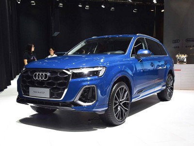 2025款?yuàn)W迪Q7新車型來(lái)襲，2.0T+8AT動(dòng)力組合引領(lǐng)豪華SUV新風(fēng)潮