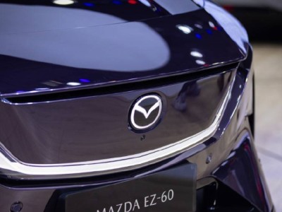 長(zhǎng)安馬自達(dá)重慶車展大放異彩，EZ-60智能與安全引領(lǐng)智電新時(shí)代！