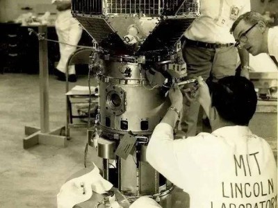 太空垃圾危機：失聯衛星回歸信號，人類為何憂心忡忡？