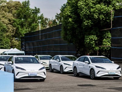 比亞迪海豹06EV試駕體驗：智駕功能亮眼，車載冰箱成夏日神器！