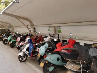 電動車充電誤區(qū)大揭秘：鉛酸鋰電不同對待，你充對了嗎？
