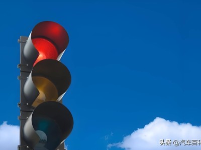 紅綠燈時長背后的奧秘：駕駛員的耐心極限與智能調整