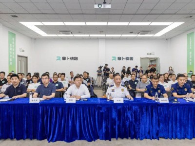 武漢消防夏日宣教：新能源汽車安全行駛，你我共守護！