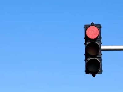 汽車經銷商生死劫：高息高返停擺，置換補貼斷供，下半年三成或出局