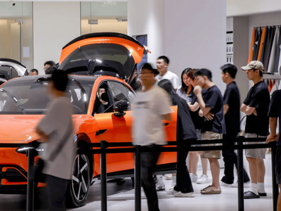車界奇觀：紙巾盒成亮點，新勢力車企交付新車再引熱議