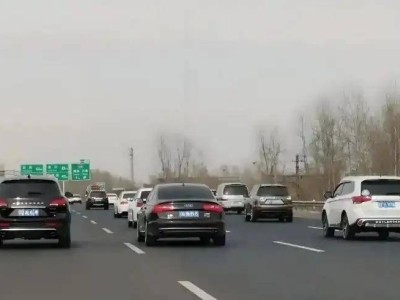 高速行車，時速100與120跑完100公里，時間差真相揭曉