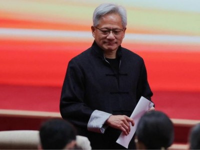 脫掉皮衣，穿上唐裝，中文開場！黃仁勛鏈博會演講實錄全文