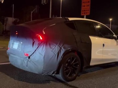 特斯拉 Model Y L 測試車諜照曝光，預計 9 月份左右交付